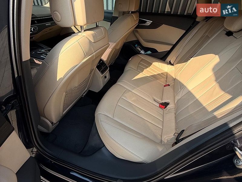 Седан Audi A4 2016 в Львові