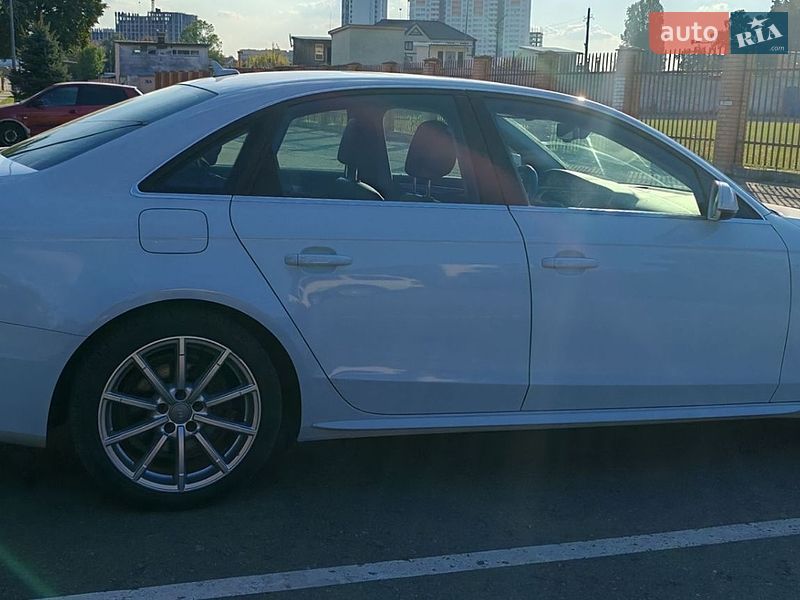 Седан Audi A4 2014 в Києві