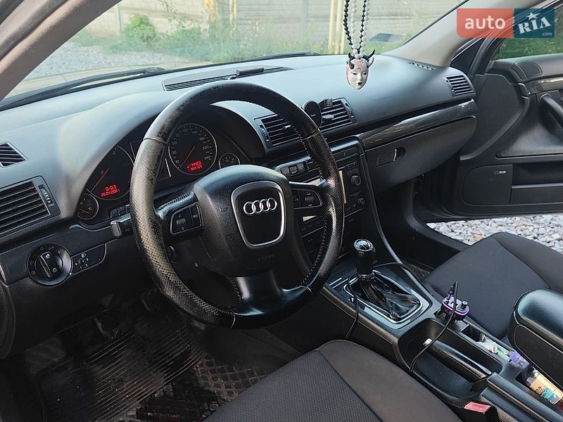Седан Audi A4 2001 в Ровно