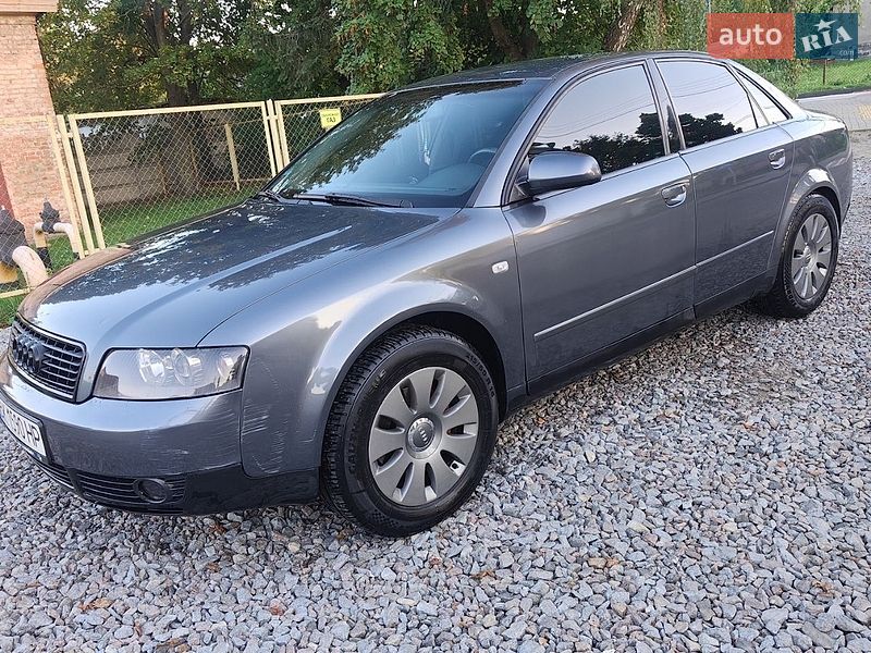 Седан Audi A4 2001 в Ровно