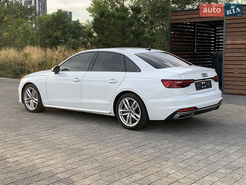 Седан Audi A4 2023 в Киеве