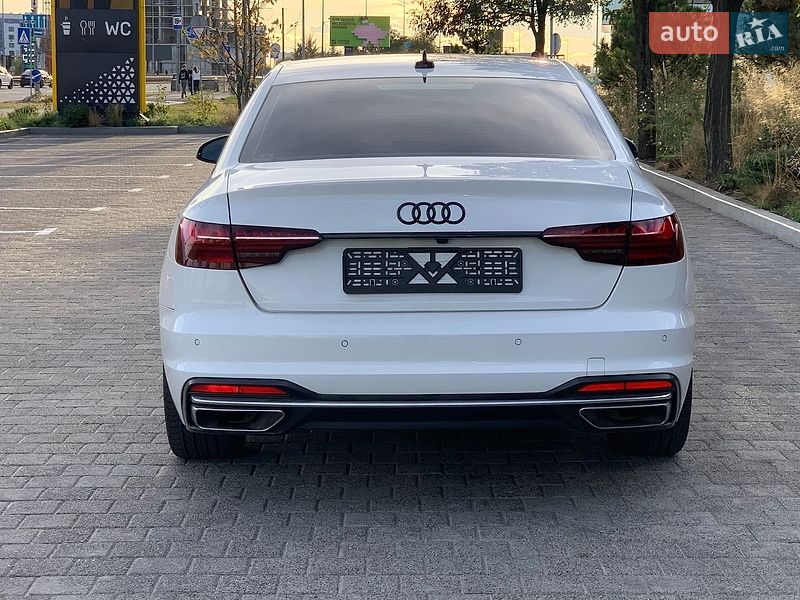 Седан Audi A4 2023 в Киеве