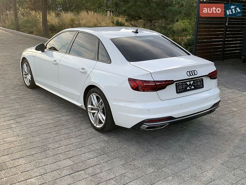 Седан Audi A4 2023 в Киеве