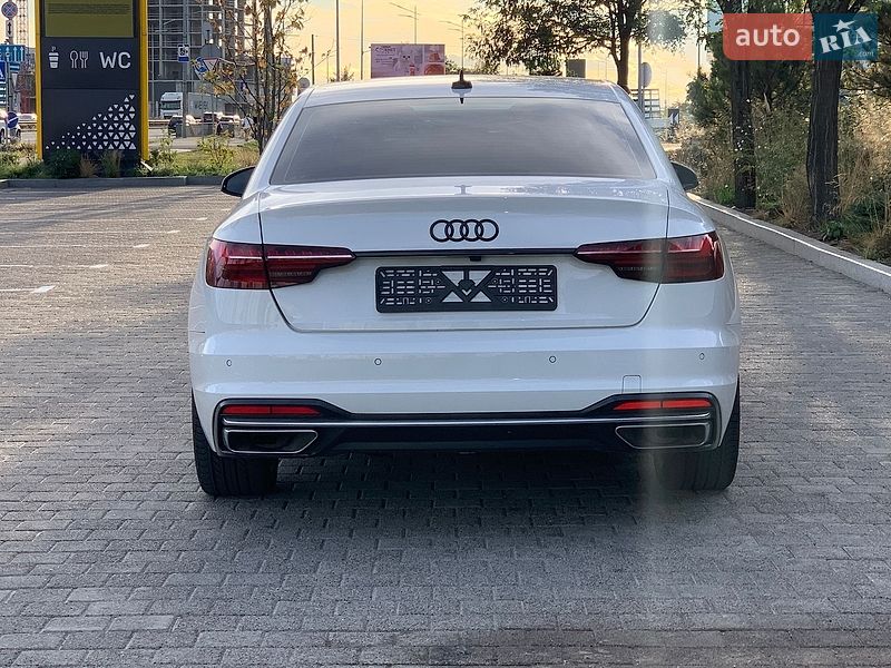 Седан Audi A4 2023 в Киеве