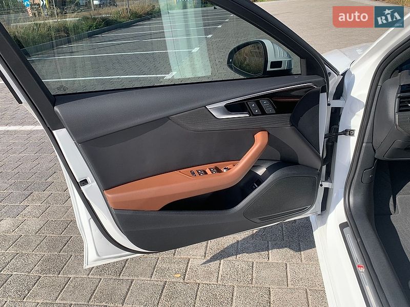 Седан Audi A4 2023 в Киеве