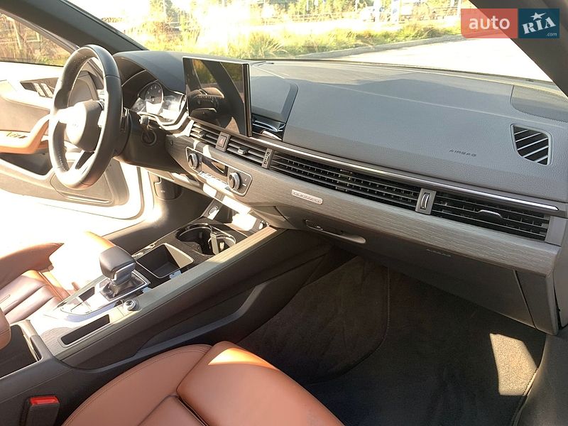 Седан Audi A4 2023 в Киеве