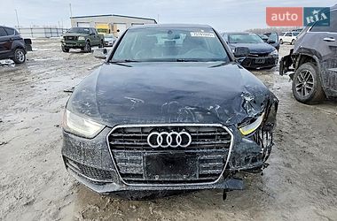 Седан Audi A4 2015 в Львове
