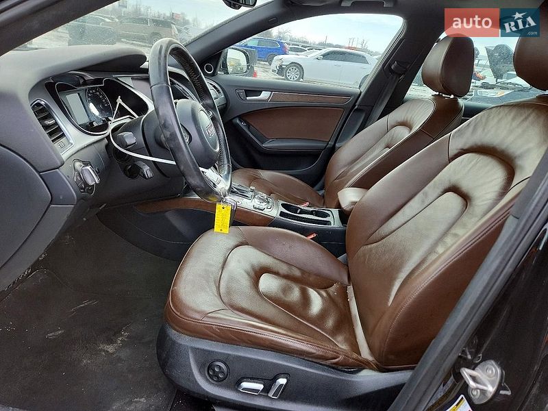 Седан Audi A4 2015 в Львове