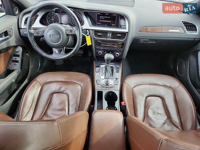 Седан Audi A4 2015 в Львове
