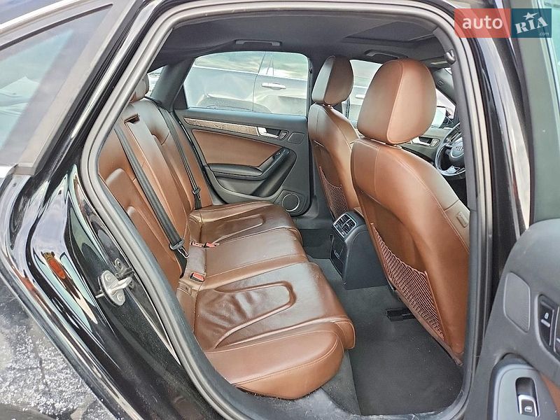 Седан Audi A4 2015 в Львове
