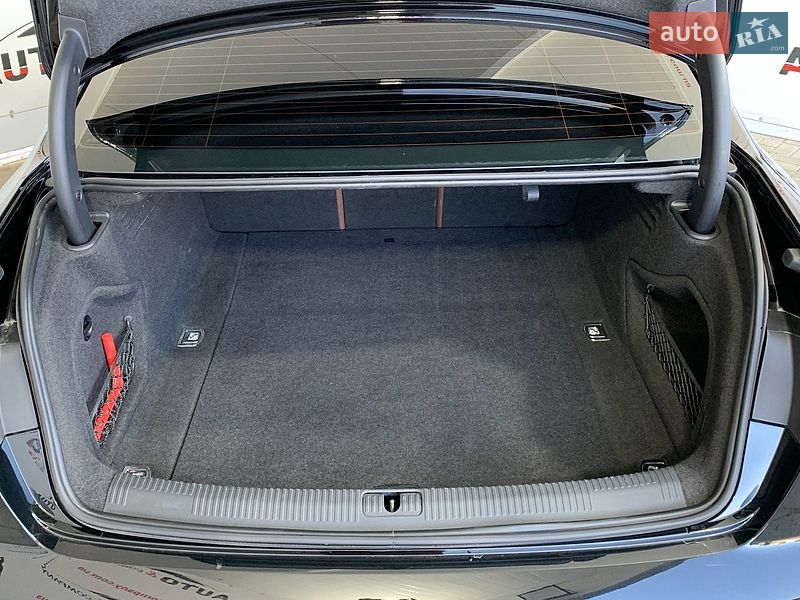 Седан Audi A4 2020 в Львові