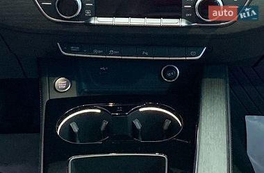 Седан Audi A4 2020 в Львові