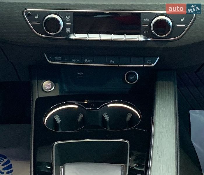 Седан Audi A4 2020 в Львові