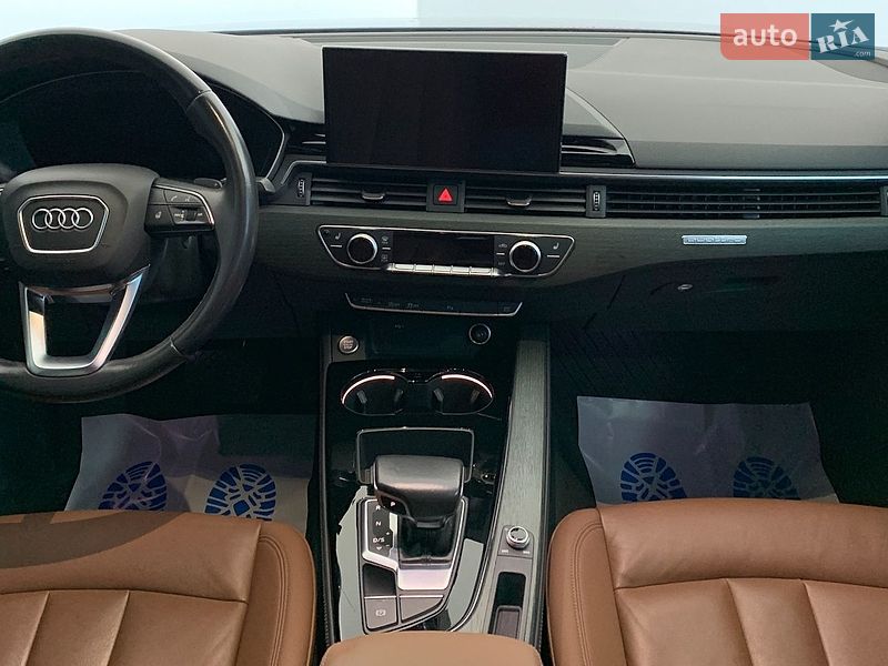 Седан Audi A4 2020 в Львові