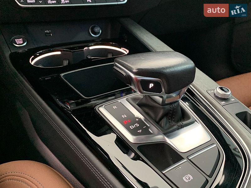 Седан Audi A4 2020 в Львові