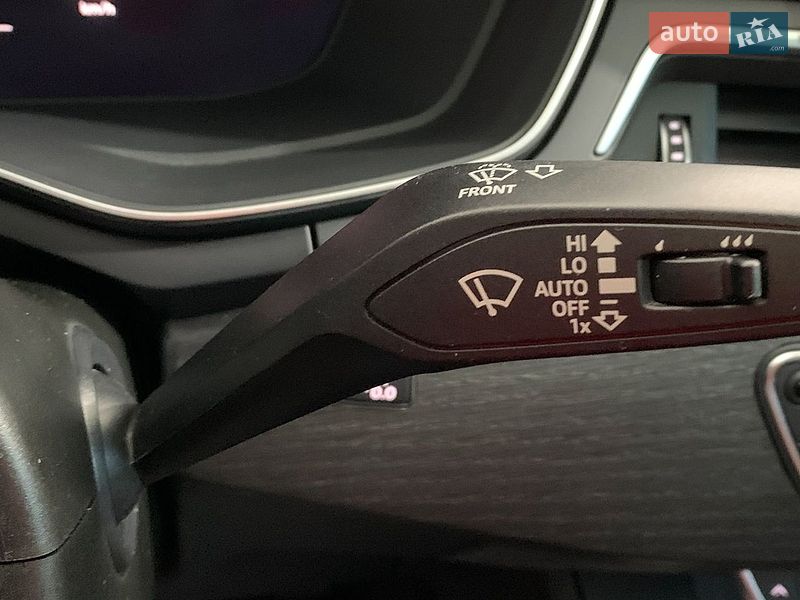 Седан Audi A4 2020 в Львові