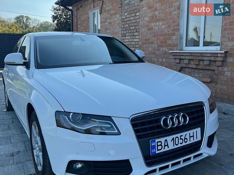 Седан Audi A4 2009 в Новомиргороді