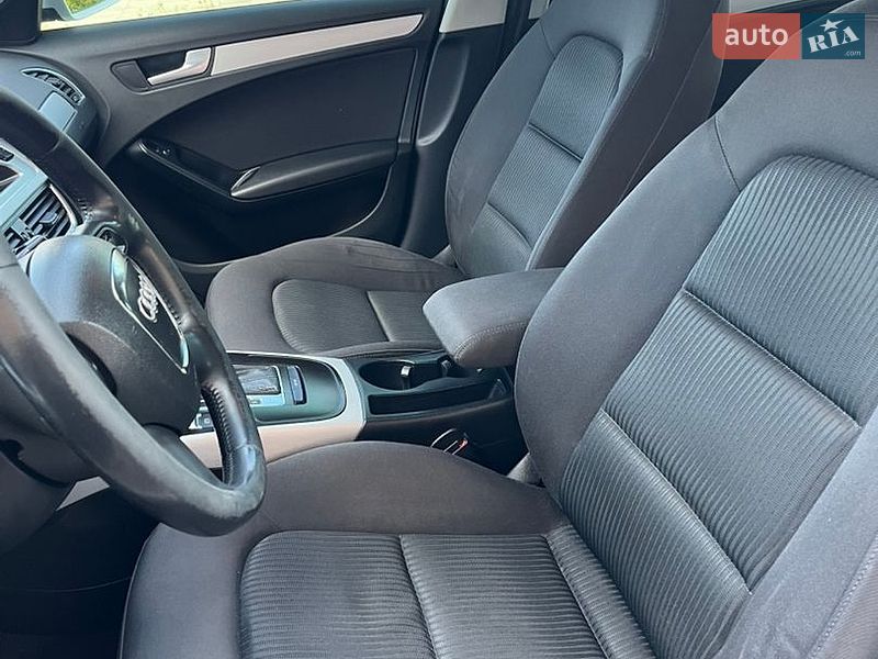Седан Audi A4 2009 в Новомиргороді