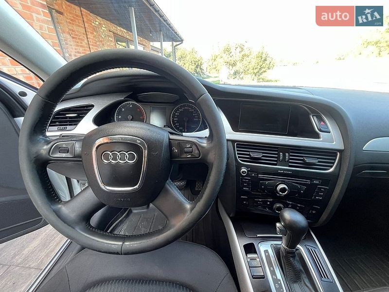 Седан Audi A4 2009 в Новомиргороді