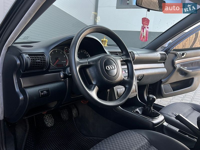 Седан Audi A4 2000 в Ивано-Франковске