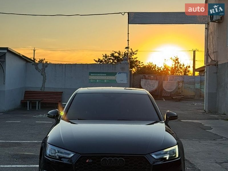 Седан Audi A4 2016 в Одессе