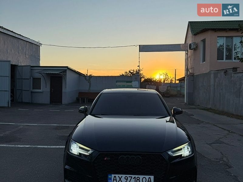 Седан Audi A4 2016 в Одессе