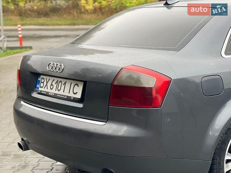 Седан Audi A4 2001 в Виньковцах