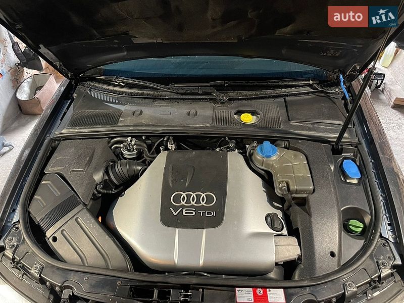 Седан Audi A4 2001 в Виньковцах