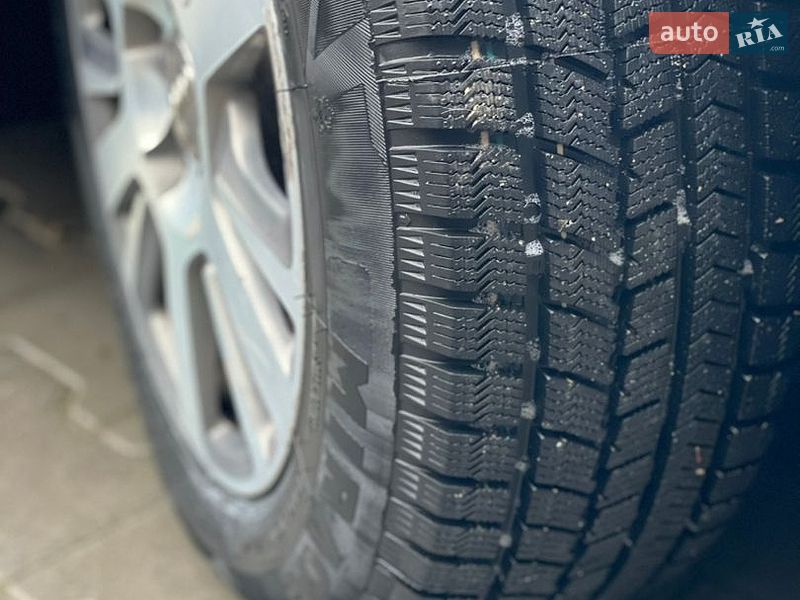 Седан Audi A4 2001 в Виньковцах