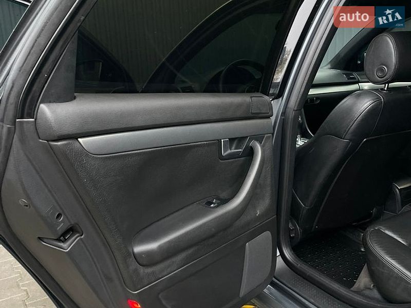 Седан Audi A4 2001 в Виньковцах