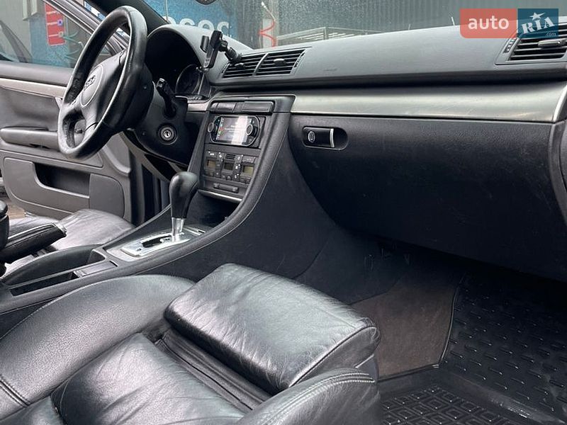 Седан Audi A4 2001 в Виньковцах