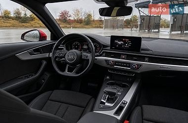 Седан Audi A4 2016 в Львове