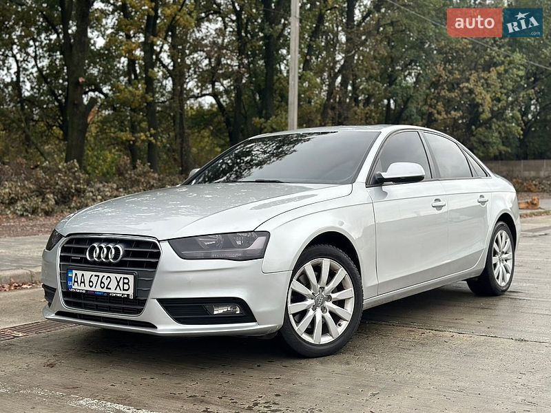 Седан Audi A4 2012 в Киеве