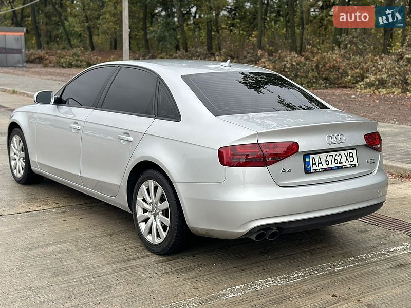 Седан Audi A4 2012 в Киеве