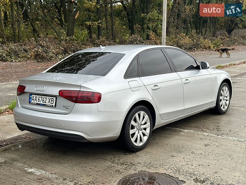 Седан Audi A4 2012 в Киеве