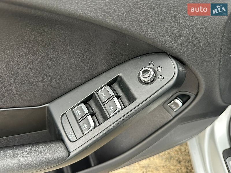 Седан Audi A4 2012 в Киеве