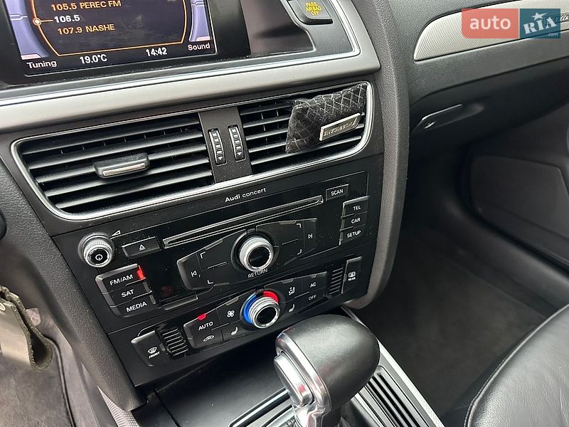 Седан Audi A4 2012 в Киеве