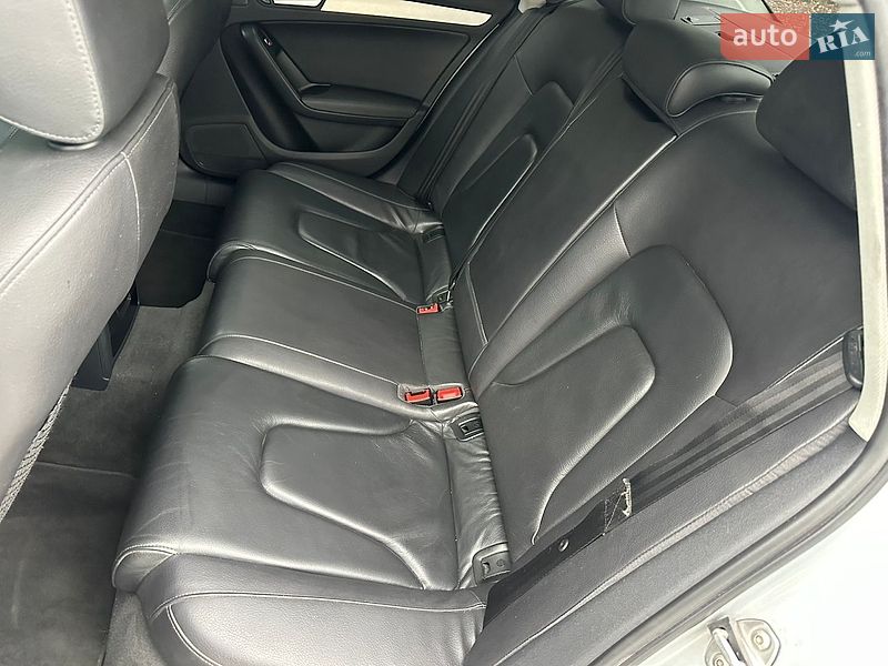 Седан Audi A4 2012 в Киеве
