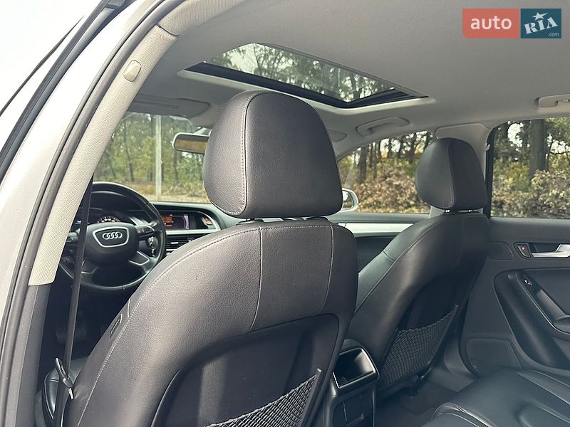 Седан Audi A4 2012 в Киеве