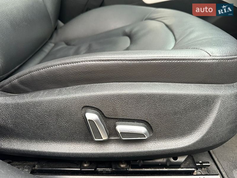 Седан Audi A4 2012 в Киеве