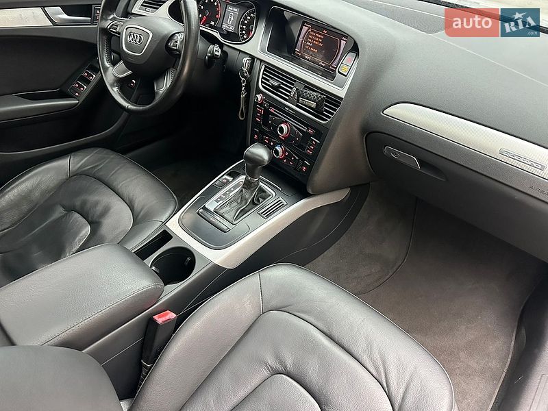 Седан Audi A4 2012 в Киеве