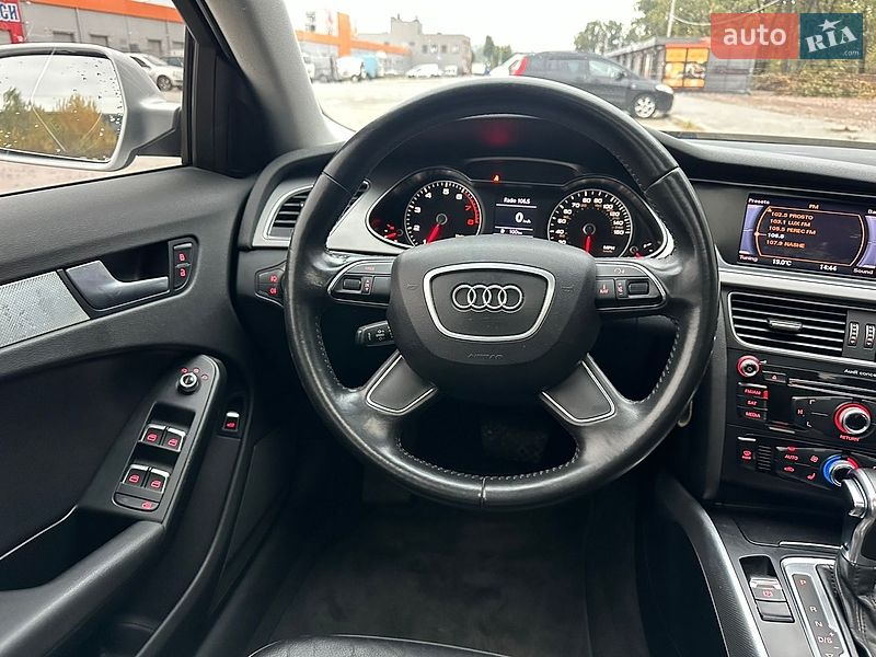 Седан Audi A4 2012 в Киеве