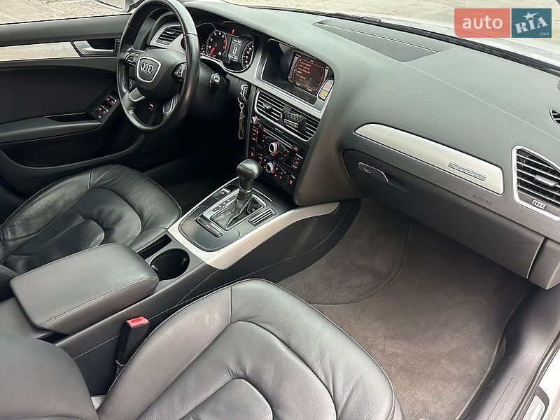 Седан Audi A4 2012 в Киеве