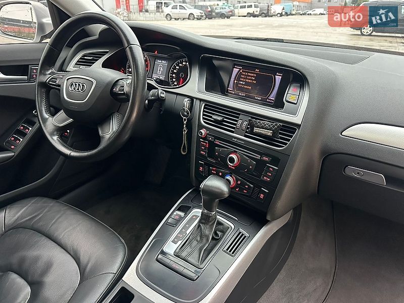 Седан Audi A4 2012 в Киеве