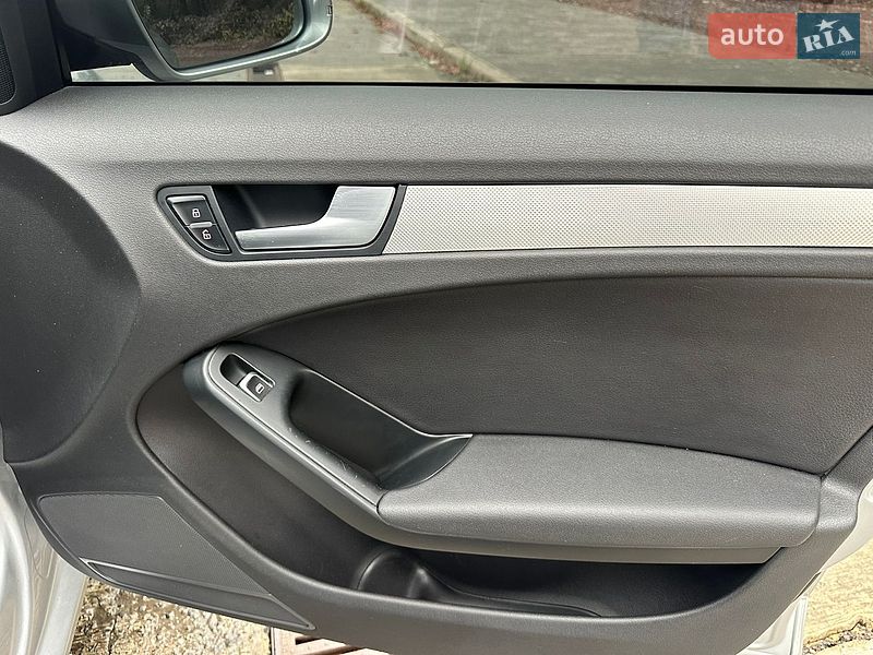 Седан Audi A4 2012 в Киеве