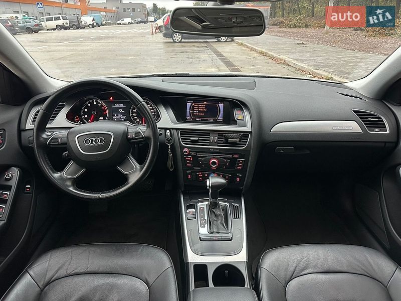 Седан Audi A4 2012 в Киеве