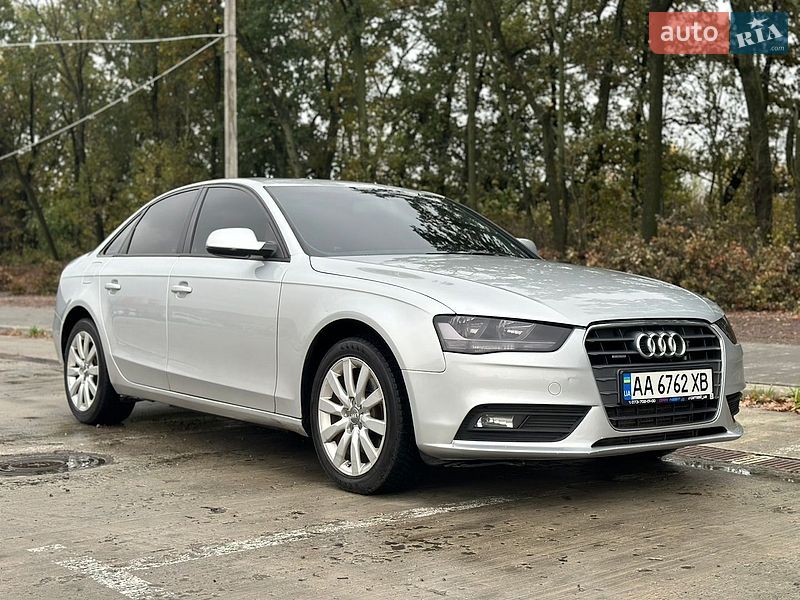Седан Audi A4 2012 в Киеве