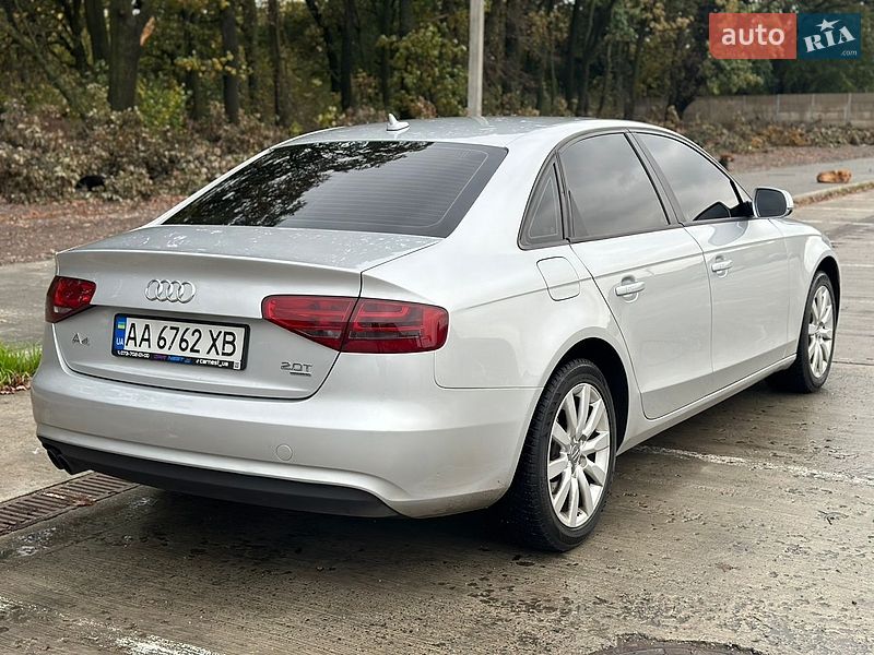 Седан Audi A4 2012 в Киеве