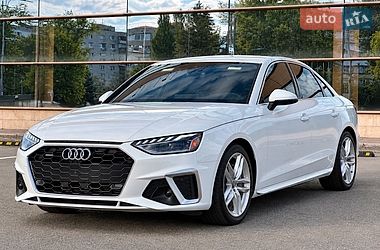 Седан Audi A4 2022 в Киеве