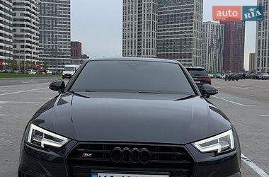 Audi A4  2017